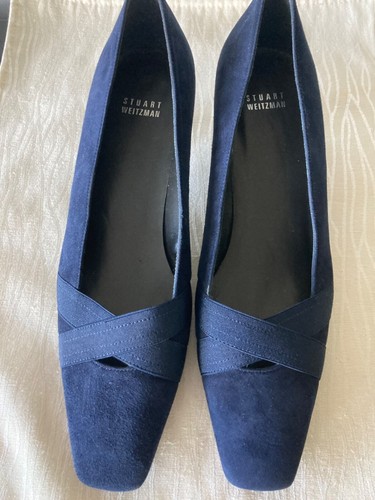 New and Vintage Stuart Weitzman Suede Pumps, Navy 9.5 M - Picture 4 of 13