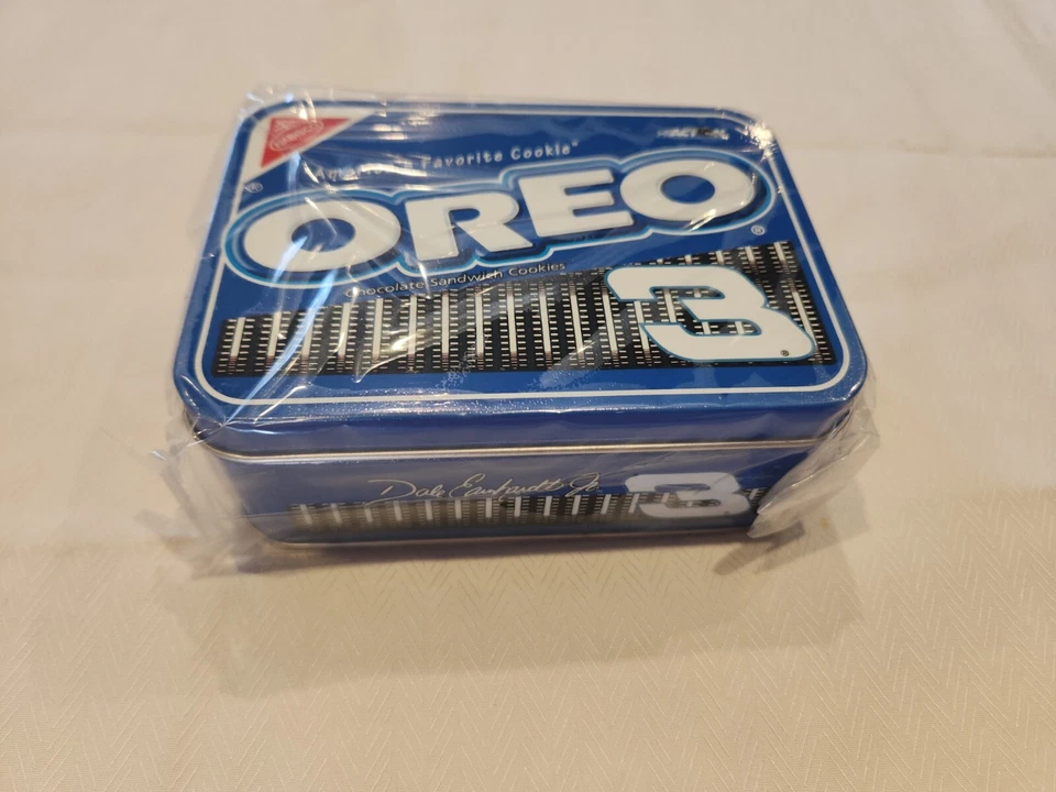 OREO EARNHARDT DALE DIECAST TIN SET (2) GOODWRENCH RITZ 18K WHITE GOLD 1:64  NIB - Image 3 of 4