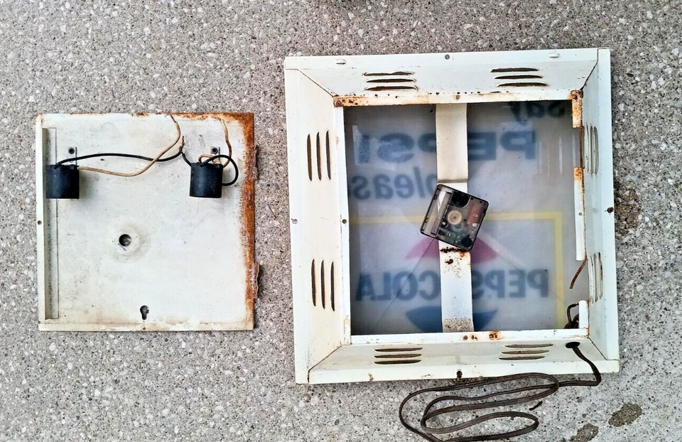 Vintage 1960s Light Up "Say Pepsi Please" Wall Clock part display As Is