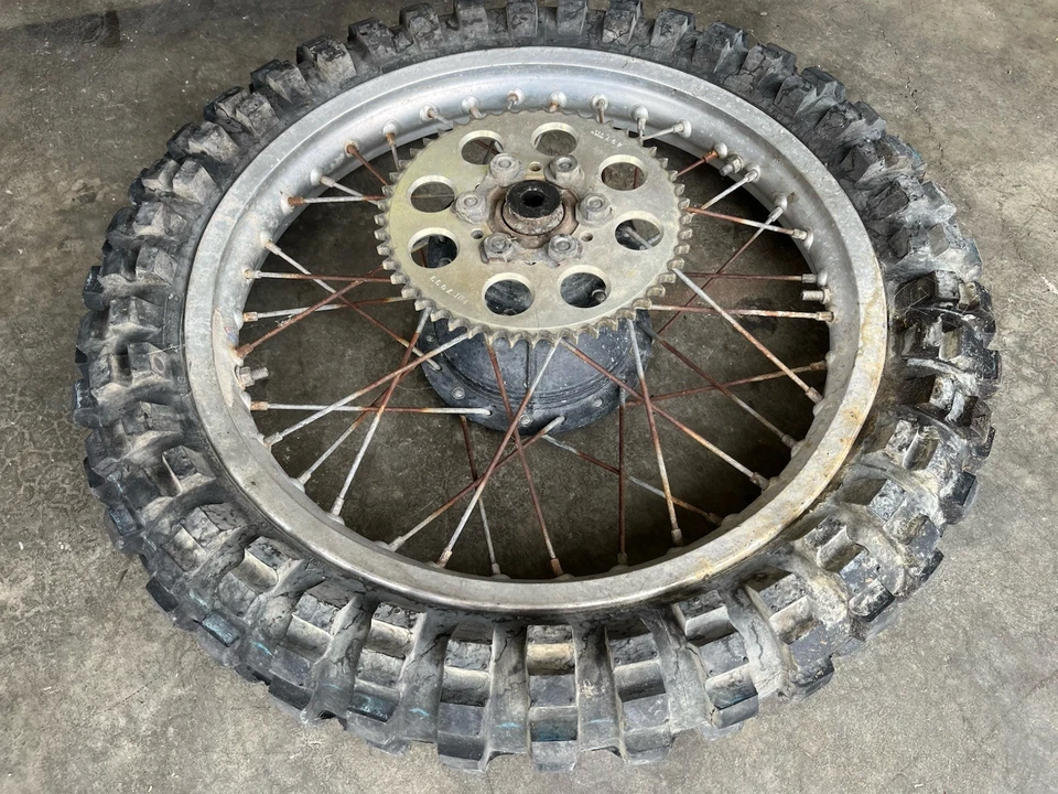 Yamaha YZ 125 1978 rueda trasera YZ125E 2K6 Foto 3 de 4