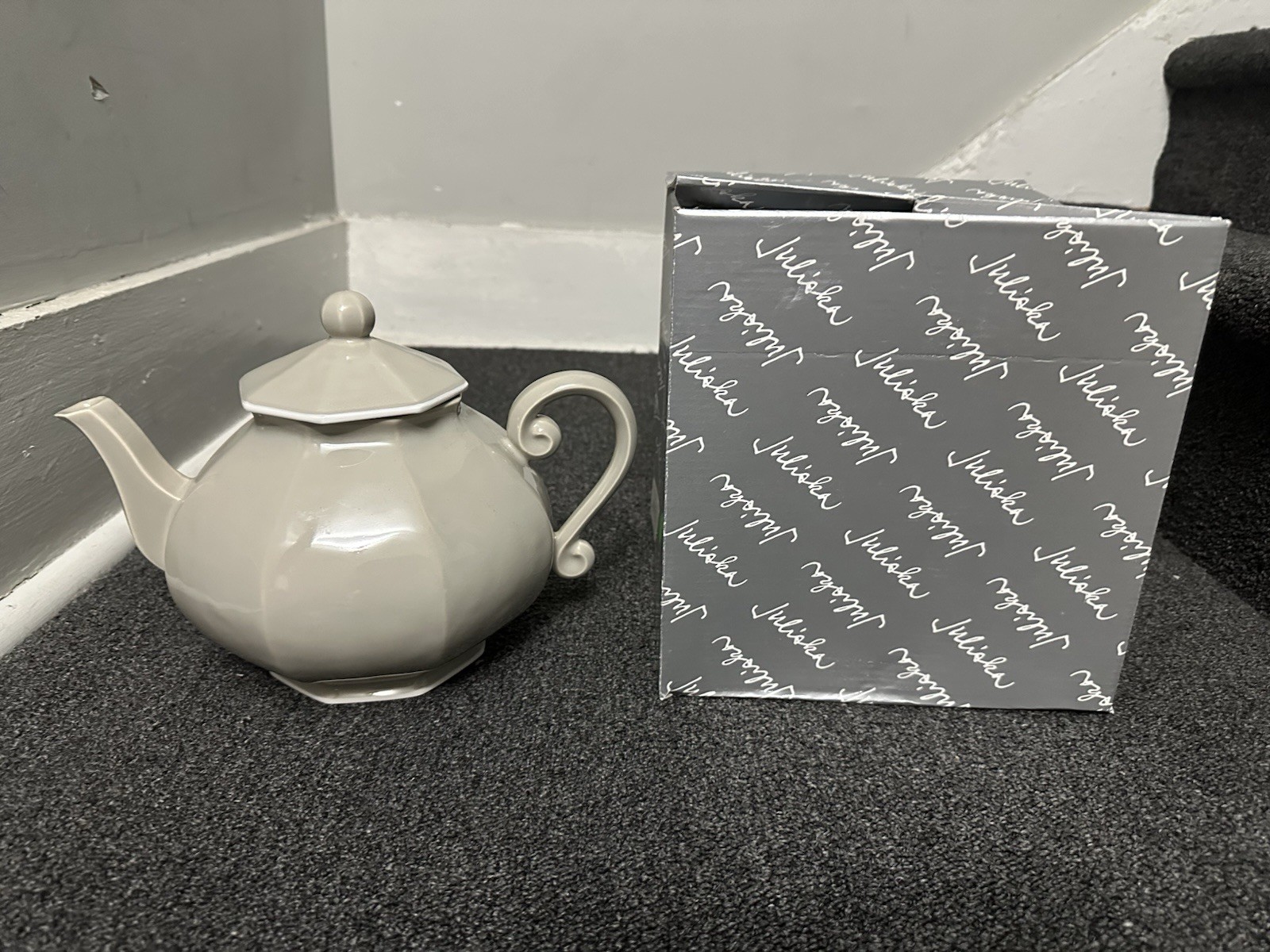 Pot *rare* 11x8x8