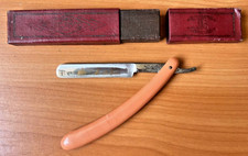 Rare VINTAGE Soviet STRAIGHT RAZOR WITH CASE "Gravura" USSR Etching 1968