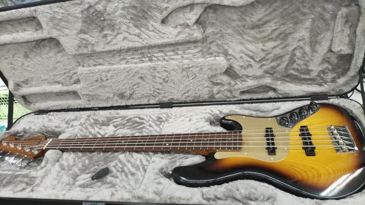 ベース Fender DELUXE JAZZ BASS V KAZUKI ARAI Fender Made in Japan Deluxe Jazz Bass V Kazuki Arai Edition