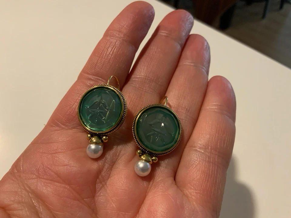 Pendientes Museo Eduardiano Intaglio Flor Perla Oro Camafeo Geométrico Verde Foto 3 de 4