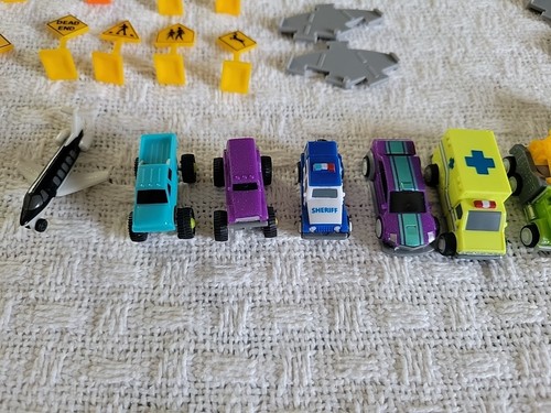 Lot of 140 Driven by Battat Pocket Series Garages Cars Roads Signs 24 Vehicles - Picture 2 of 11