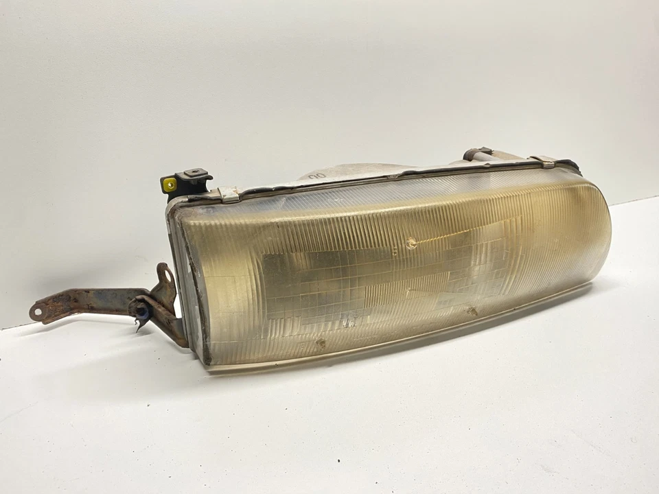 1991-1993 TOYOTA PREVIA FRONT RIGHT SIDE HEADLIGHT W/O FOG LIGHT OEM, 114-58249B - Image 2 of 4