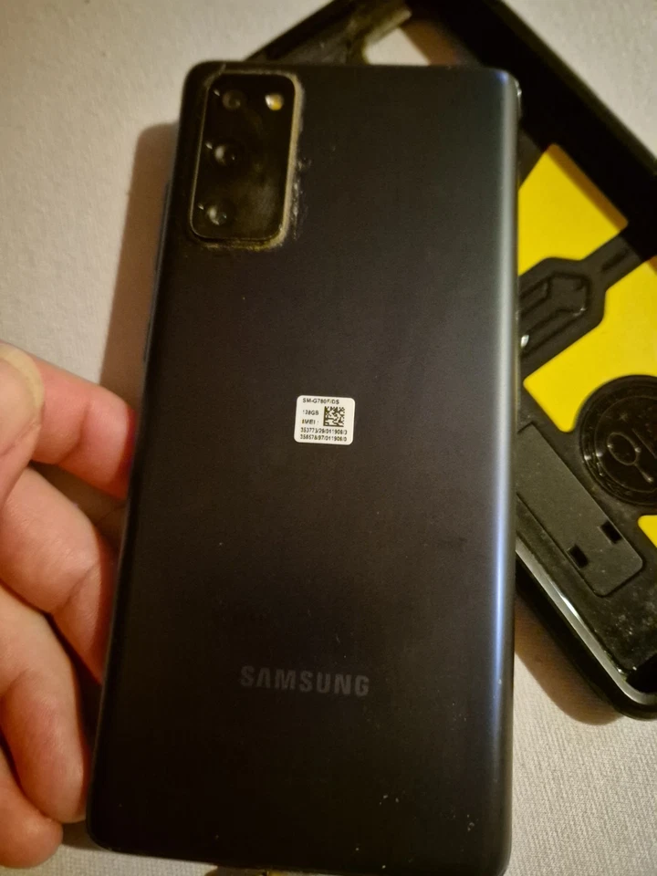Samsung Galaxy S20 FE · 128GB