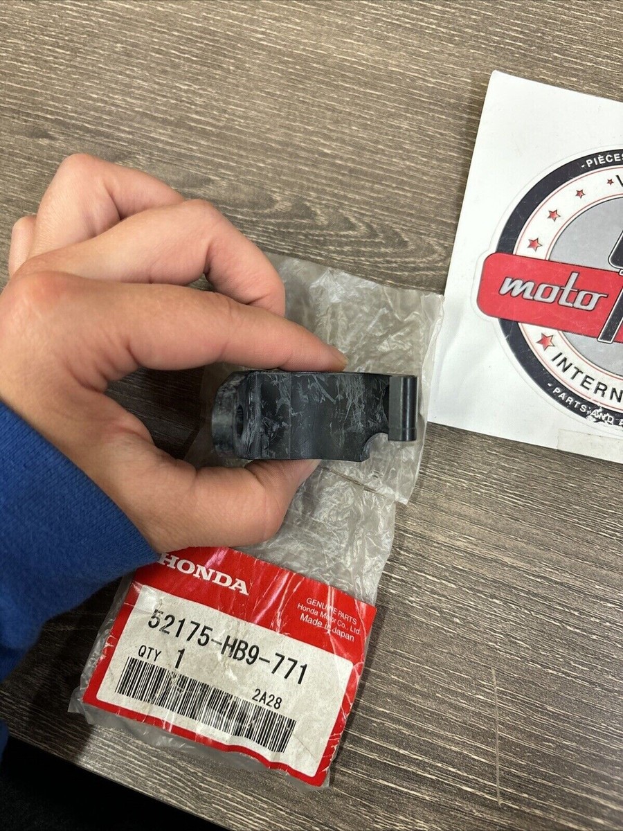 NOS Honda 1988 1989 TRX250R CHAIN LOWER SLIDER 52175-HB9-771 H126
