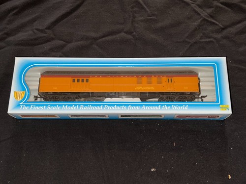 Coche pesado HO IHC 49402 Milwaukee Road Combine | Zustand: New