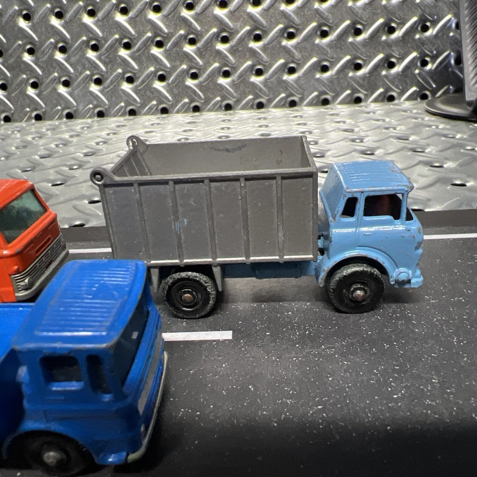 MATCHBOX Series No.60 - Site Hut Truck - Made in England by Lesney + 4 Random - Image 4 of 4