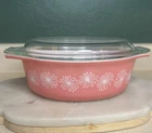 Vintage Pyrex Pink Daisy 043 1.5 Qt Oval Casserole Baking Dish Lid MCM EUC USA
