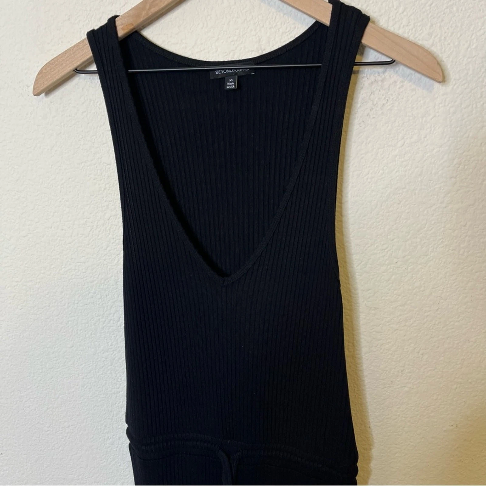 beyond-yoga jetsetter wide leg v neck sleeveless ribbed 