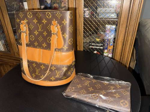 100%  Authentic Louis Vuitton Vintage Handbag And LV Monogram Zippy Wallet