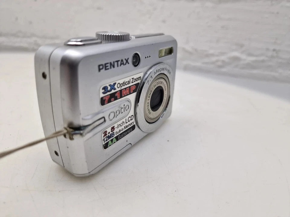 Pentax Optio E25 Digitalkamera 7.1MP 3x Zoom Silber Kompaktkamera getestet - Bild 4 von 4