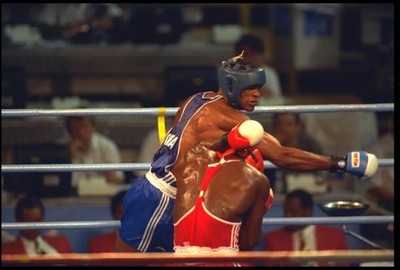 FELIX SAVON OF CUBA CONNECTS WITH A POWERFUL RIGHT HAND TO THE HE 1992 Old Photo