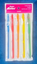 Susan Bates Crystalites Acrylic Crochet Hook Set of 5 BRAND NEW Colorful Rainbow