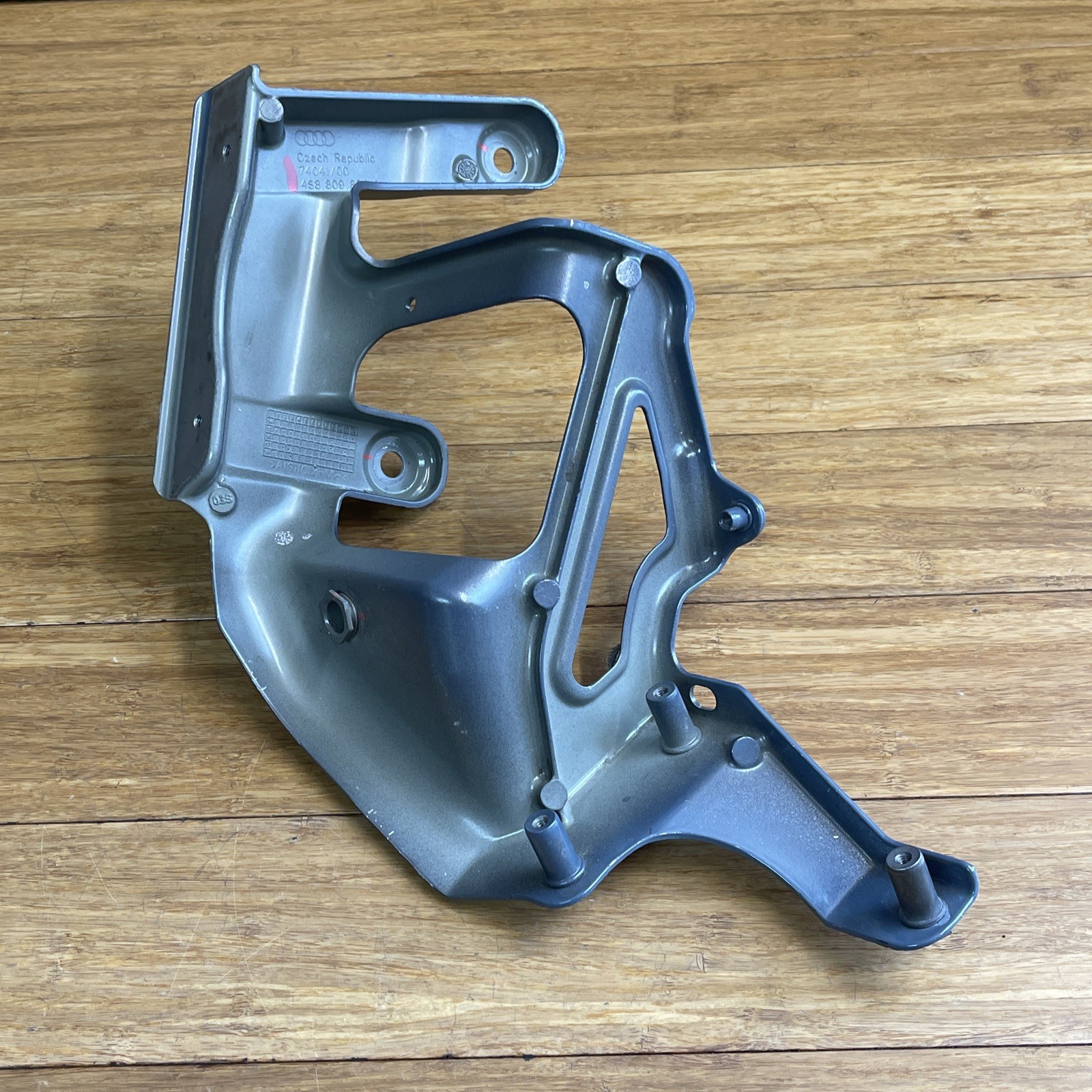 2017-2023 Audi R8 4S Rear Right Mount Plate Bracket Support Assembly Gray OEM