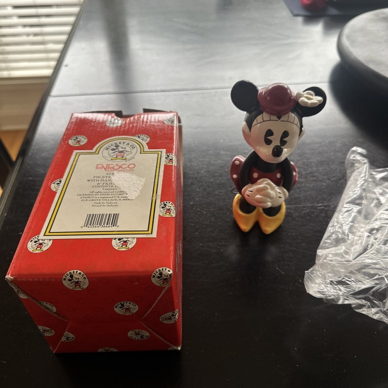 Mickey & Co - Pie Eyed Minnie Mouse Hands in front -  6" Figurine #273716
