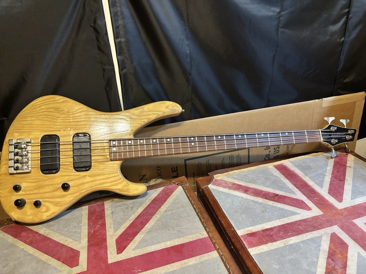 Washburn XB920 USA Bartolini Active 4 String Electric Bass Guitar