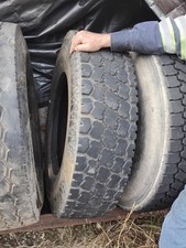 Retread Toyo M588 11 X 22.5 Drive Axle Tire As Pictured Unmounted 