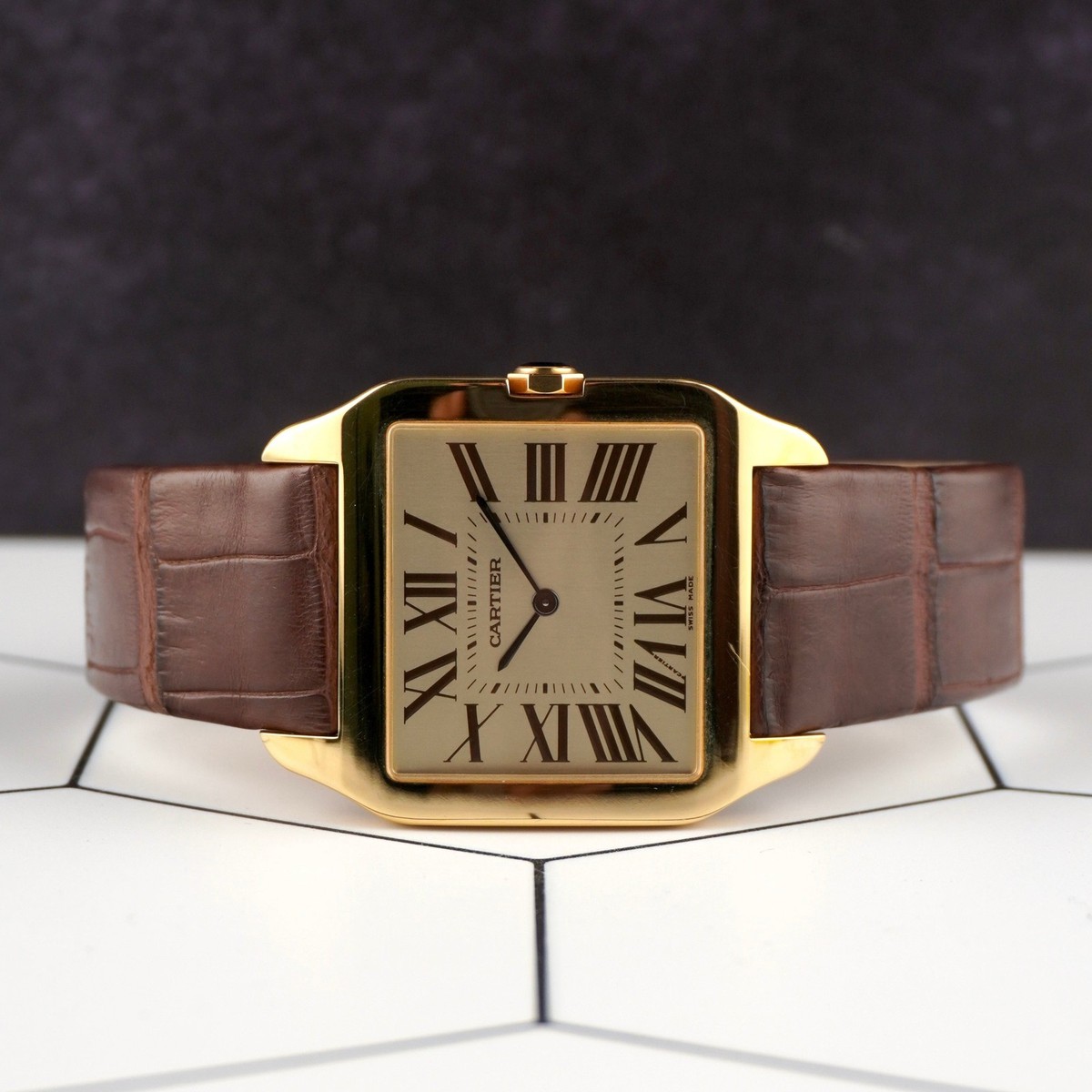 AUTHENTIC RARE VINTAGE CARTIER GOLD WATCH - WITH BOX & EXTRA LEATHER STRAP Cartier Tank Louis 18K Yellow Gold Roman Dial Quartz Watch  main image 3