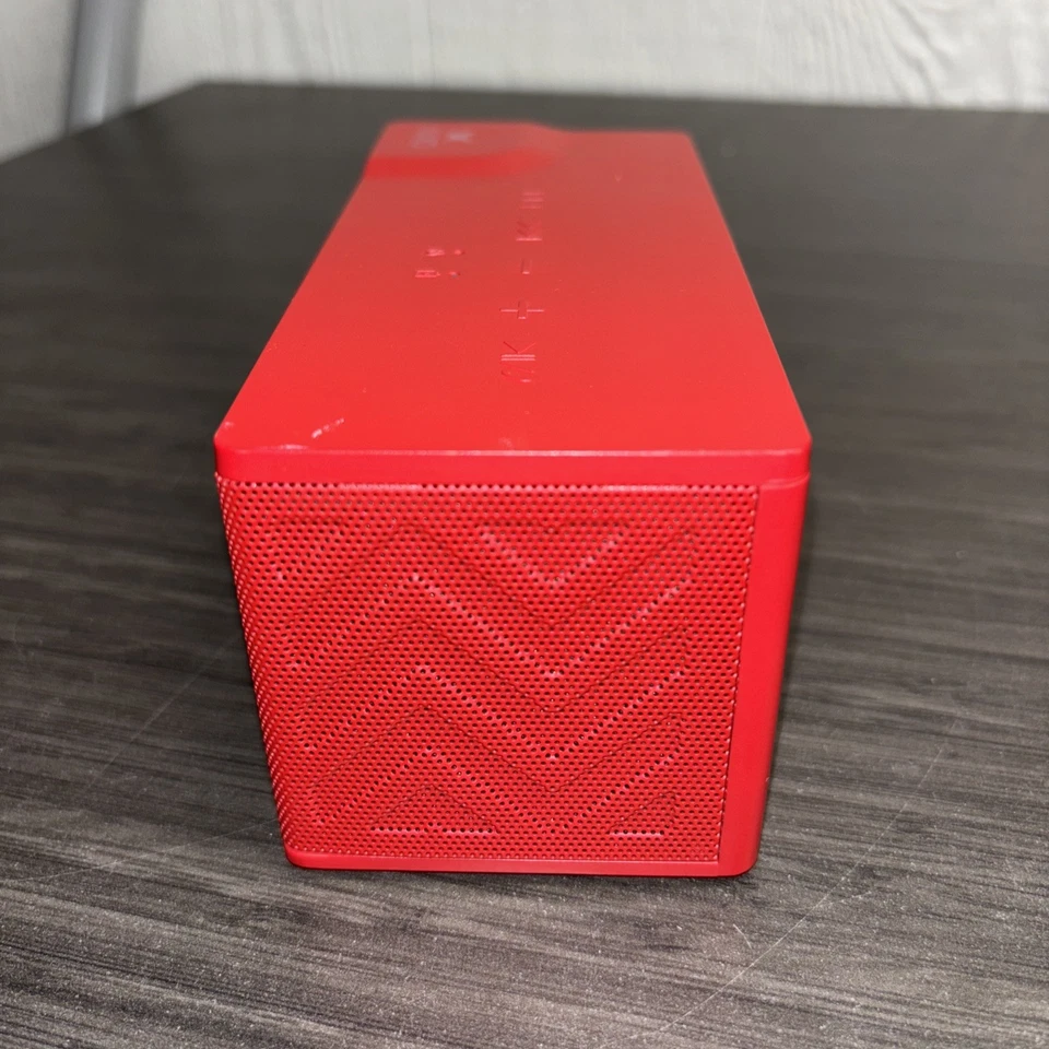 ALTAVOZ BLUETOOTH PORTÁTIL AUVIO Pbt600 Rojo En Color Azul Luz Parpadea Funciona Foto 2 de 4