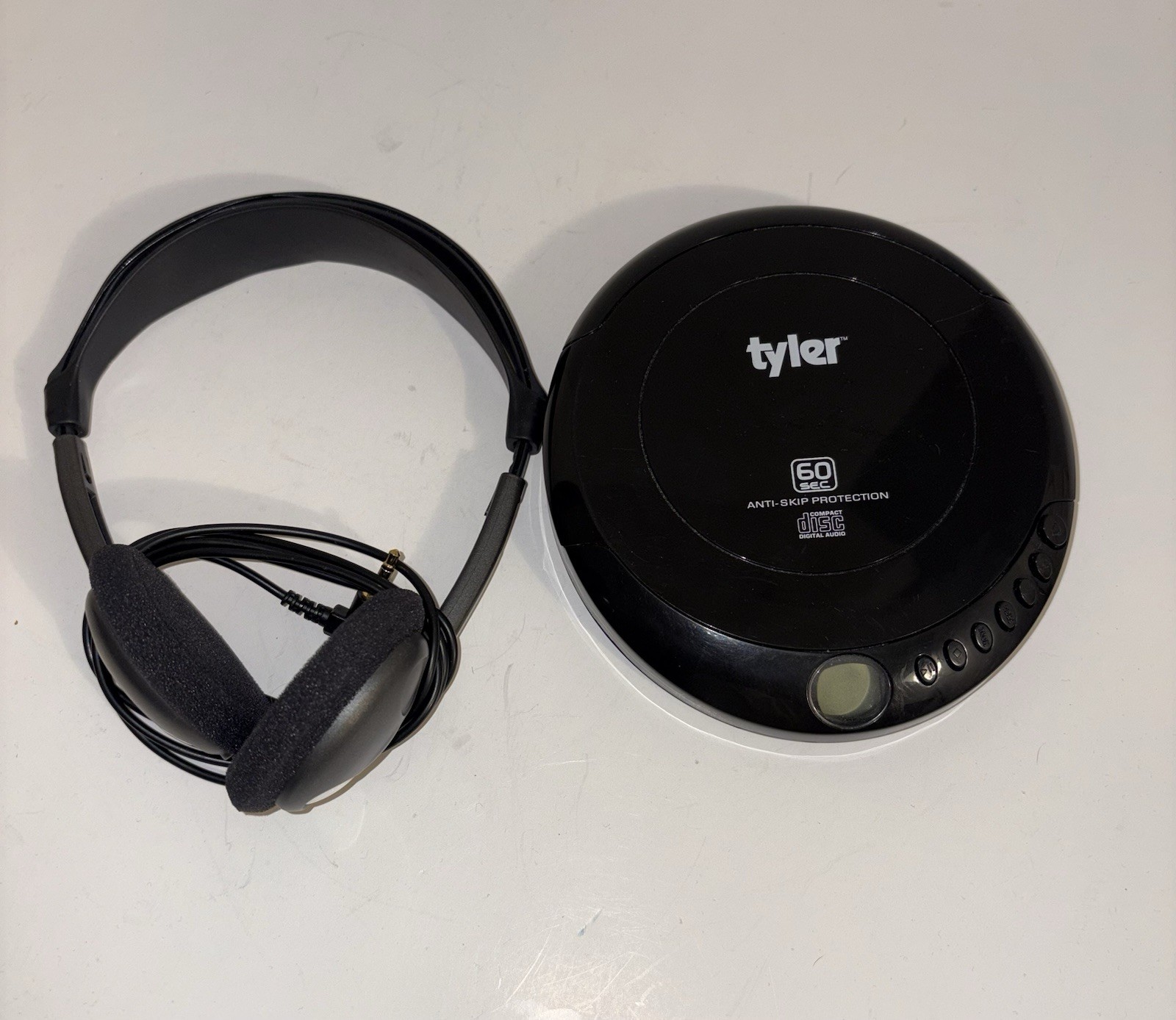 W/ Headphones Tested & Working