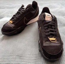 Nike Waffle Racer 2 Black Chile Red Metallic Gold Summit White -...