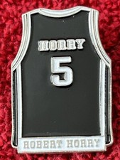 NBA BASKETBALL SAN ANTONIO SPURS ROBERT HORRY 5 JERSEY PIN 1.25 X 7/8 inch