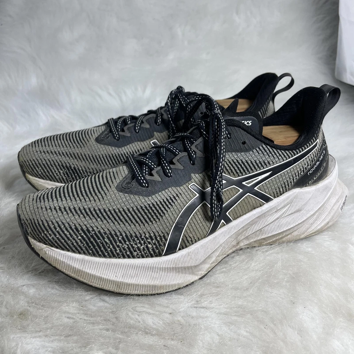 ASICS Novablast 3 Black White for Sale | Authenticity  display picture 2
