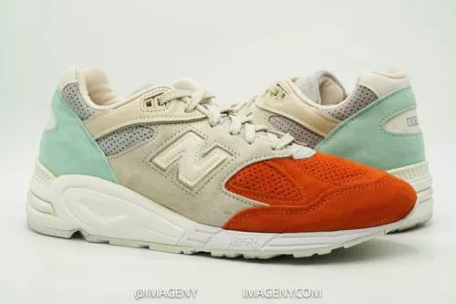 NEW BALANCE 990 V2 USED SIZE 9 KITH CYCLADES RUST PARCHMENT M990KC2