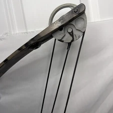 Omega Hunter XV Indian Brown Camo Finish Compound Bow Right Hand