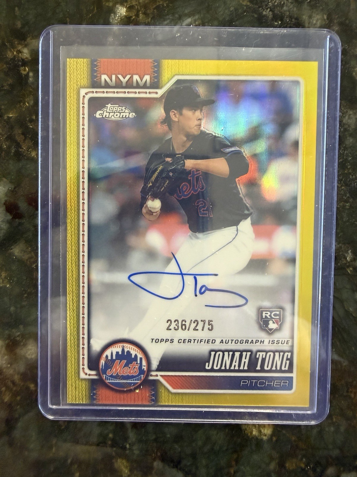 2026 Topps Chrome Jonah Tong Auto True Yellow Refractor #RA-JTO #236/275 Mets RC view 1