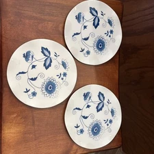 Vintage Stotter Setting Melamine Plates Blue Onion Scalloped Edges – Set of 3