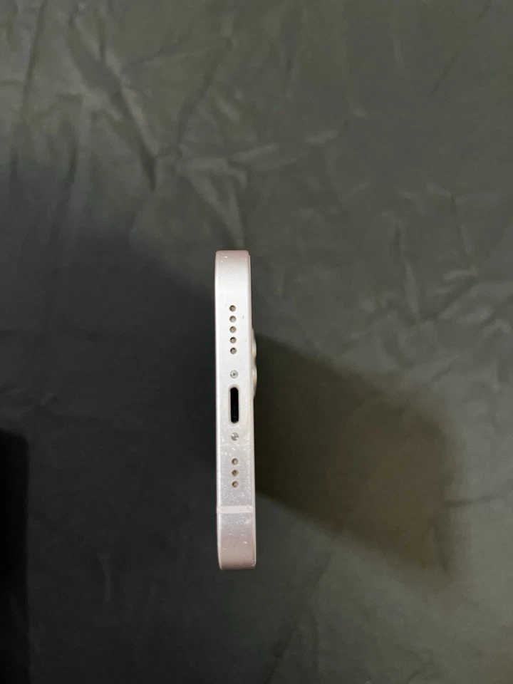 Apple iPhone 13 light pink (Boxed), photo 4 of 5
