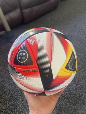 Adidas RFEF Amberes Official Match Ball. Fifa Quality Pro. Al Rihla Bau