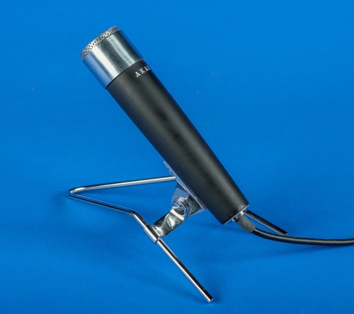 NEW Akai DM-13 Dynamic Microphone w/Original Metal Stand GX-747 GX-636 X-355
