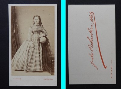 Old photo CDV beautiful portrait of woman (circa 1870-80) Robuchon in Fontenay