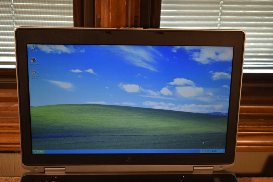 Dell Latitude E6530 Intel Core i7-3540M 4GB RAM 320GB HDD Windows XP Pro 32-bit - Image 2 of 4