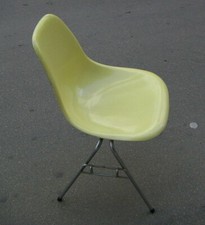 DESIGN-CELEBRE COMPLEMENTO D'ARREDO-SEDIA-CHARLES EAMES-HERMAN MILLER-ETICHETTA