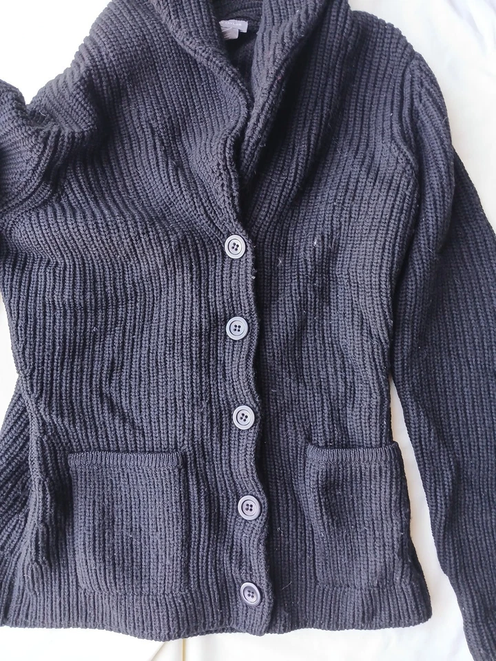 Cárdigan Suéter Para Mujer Ann Taylor Pequeño Negro Botón Frontal Chal Cuello Usado en Excelente Condición Foto 3 de 4