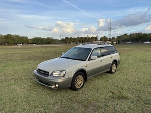 2000 Subaru Legacy 4WD. Leather seats.
