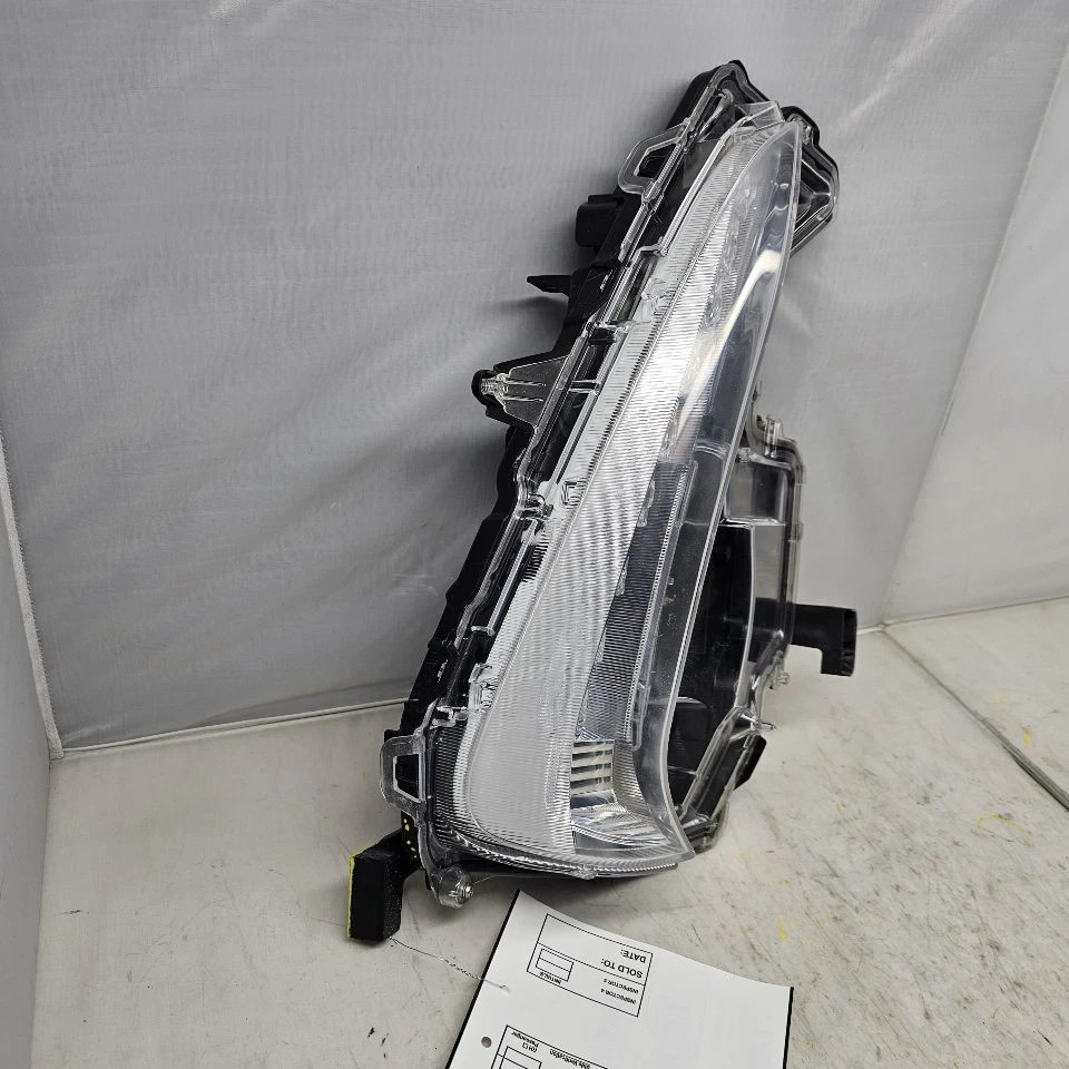 2017-2022 Toyota Prius Prime OEM Right Passenger Signal Light 8151047120 - Image 3 of 4