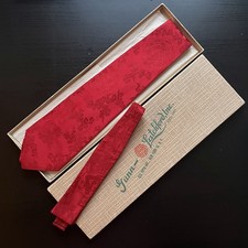 Gunn  Latchford Red Chinese Silk Satin Tie Bow Box Set NWOT EUC VTG 1940s 1950s