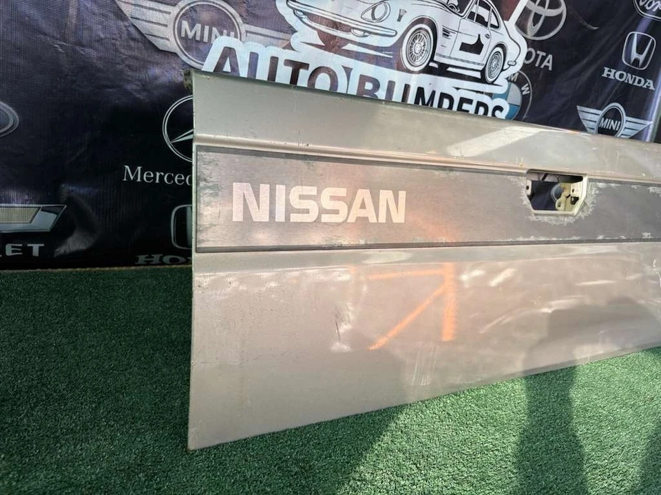 1998-2000 Nissan Frontier OEM Tailgate Hatch Trunk 93400-8B430 - Image 3 of 4