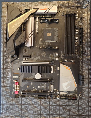 GIGABYTE B450 AORUS PRO AMD AM4 Mainboard