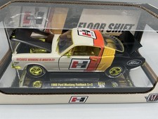 M2 MACHINES 1:24 HURST 1966 FORD MUSTANG FASTBACK 2+2 CHASE 750 R114 23-29 NIP