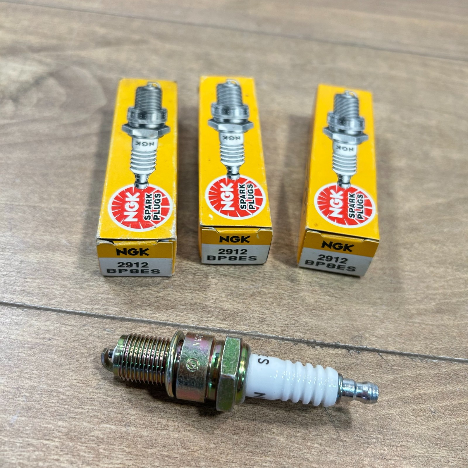 NGK SPARK PLUGS / 3 PACK / 2912 BP8ES