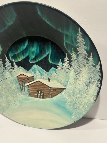 Vintage Judy Hartman Alaska Northern Lights Cabin Oil Painted Gold Pan Signed - Picture 4 of 10