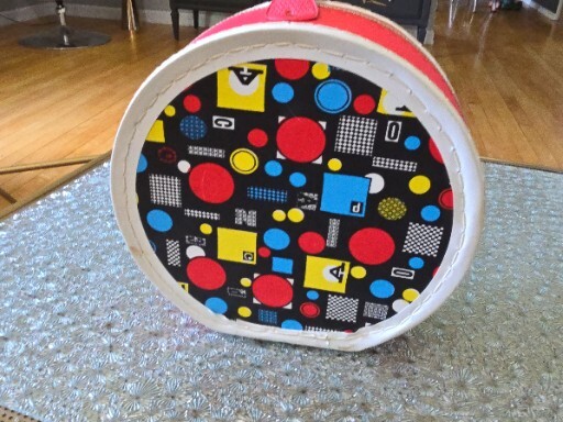 Vintage Round Red Zippered Childs Luggage Suit Case Doll Clothes 45 LPs